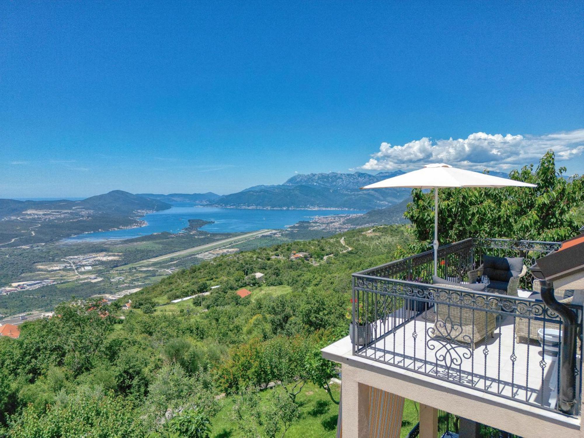 Apartment Paradise Kotor Exterior photo
